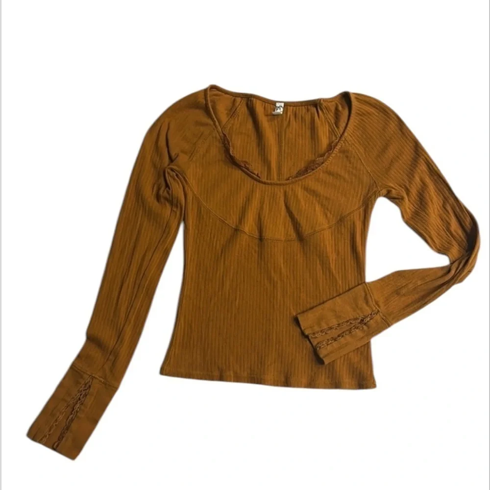 Free People Bit of Lace Layering top Autumn Pearl size XS